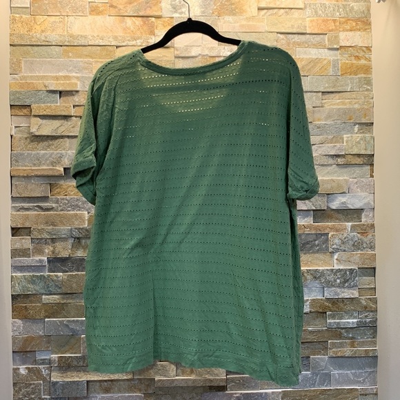 Reflections, XXL Green Tshirt, Polka dot holes - Picture 3 of 4